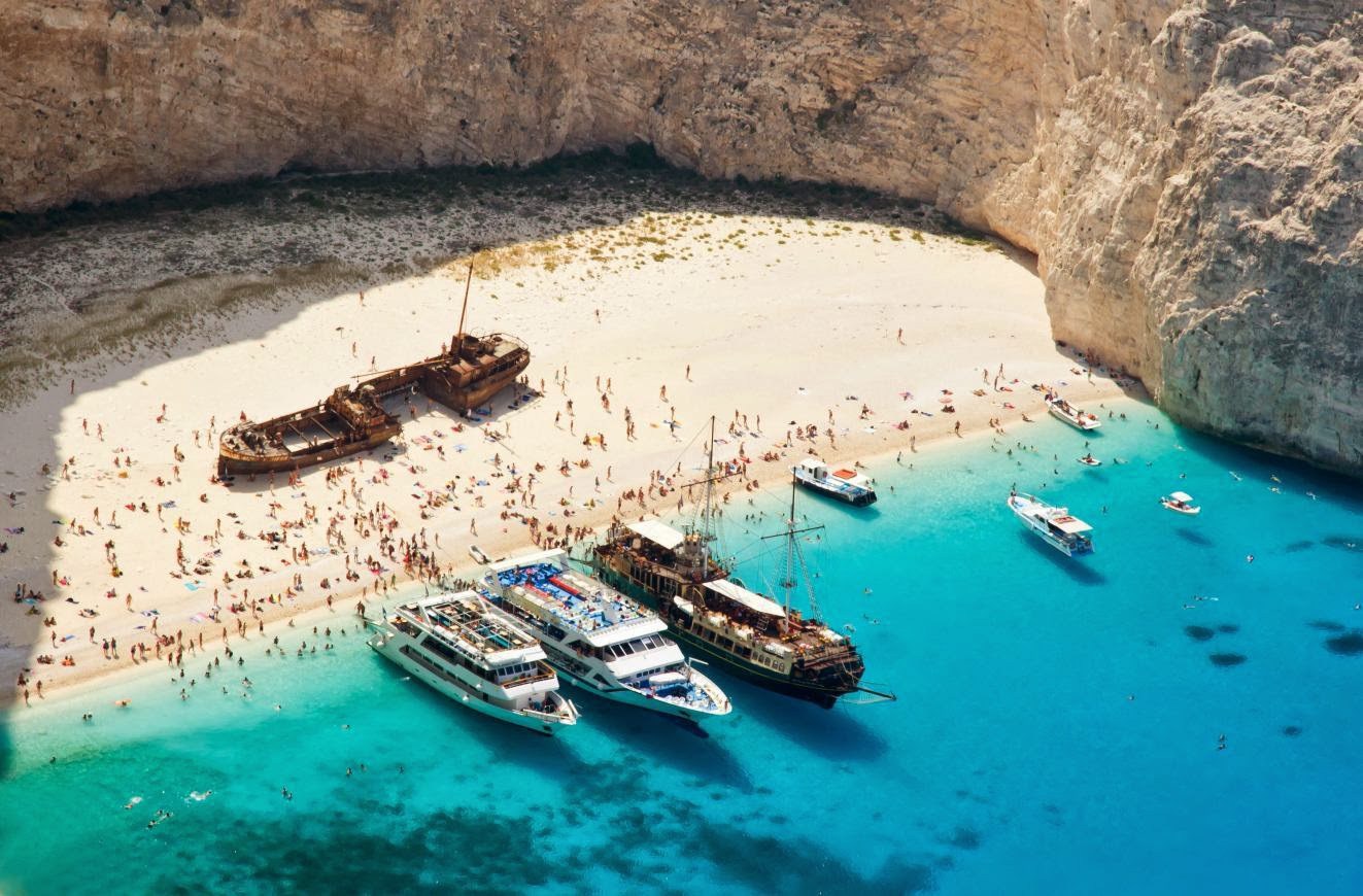 Zakintos’ta Navagio Plajı Güvenlik Nedeniyle Geçici Olarak Kapatıldı